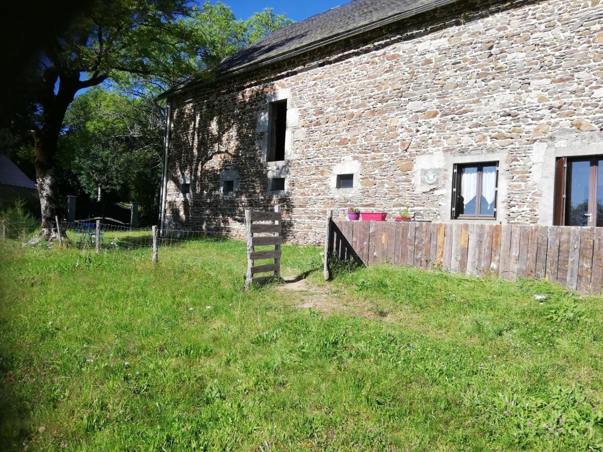 Gite Les Chaumeix Prondines Exteriör bild
