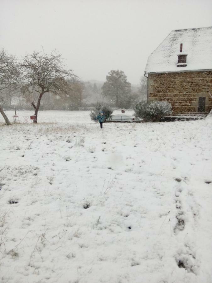 Gite Les Chaumeix Prondines Exteriör bild